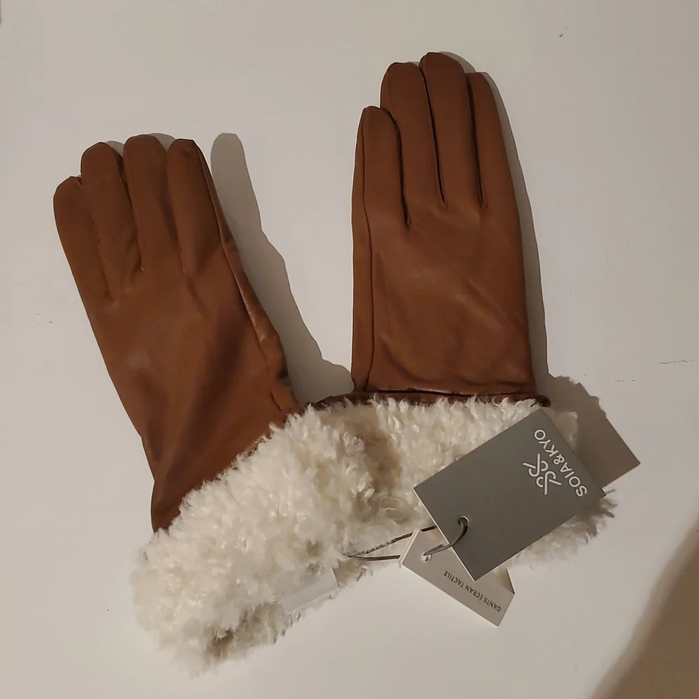 NWT Soia & Kyo Lambskin Demy Gloves, Color Hazel